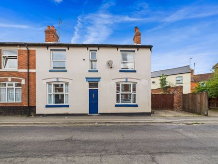 4 Bedroom - Photo 5