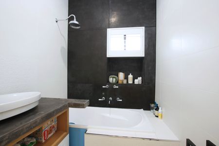 Charming Family Home In Central Albury - Photo 4