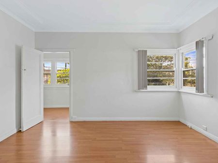 3 Bedroom Home In Desirable Neighbourhood - Photo 5