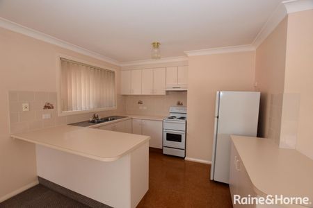 2/86 Nile Street, Orange, NSW 2800 - Photo 3