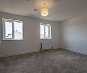 3 bedroom semi-detached house to rent - Photo 2