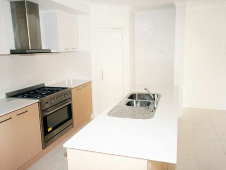 Gorgeous Modern House in Saltwater Coast! - Photo 4
