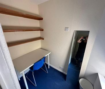 4 bedroom flat to rent - Photo 3