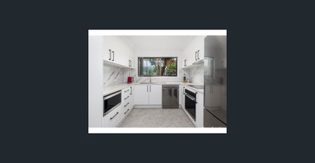 Coastal Living in the Heart of Broadbeach - Photo 4