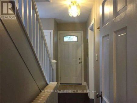 465 SUTHERLAND DRIVE E - Photo 3