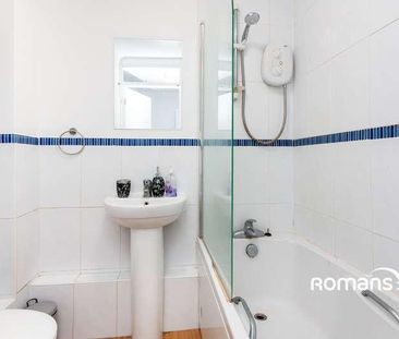 St. Benedicts Close, Aldershot, Hampshire, GU11 - Photo 4