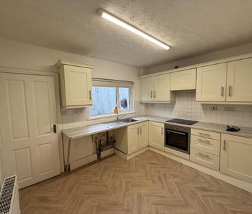 58 Beechmount Parade, Belfast, BT12 7LW - Photo 4