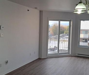 Grand 3 1/2 RENOVER, Saint-Eustache avec clientèle établi de 55+ ans - Photo 3