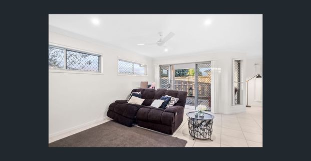 4 BEDROOM FAMILY HOME - Photo 1