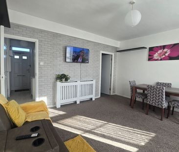 1 Bed Flat, Evelyn Street, SE8 - Photo 2