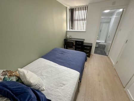 5 bedroom terraced house to rent - Photo 2