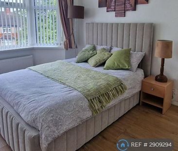 4 bedroom semi-detached house to rent - Photo 2