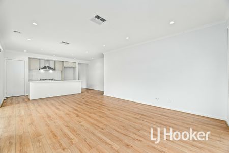 Move Right In – 77 Hansel Avenue Has It All! - Photo 4