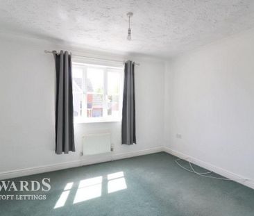 4 bedroom detached house to rent - Photo 4