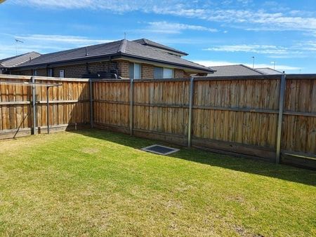 Three Bedroom Family Home - Photo 2