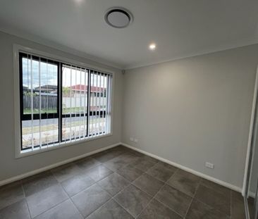 GREAT LOCATION! - Photo 6