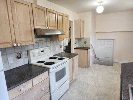 For Lease - 3334 Tallmast Crescent, Mississauga, Ontario - Photo 2