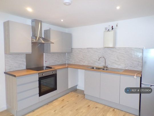 2 bedroom flat to rent - Photo 1