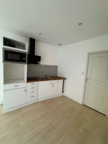 Location Appartement 2 pièces 30m² MONTMORILLON 86500 - Photo 4