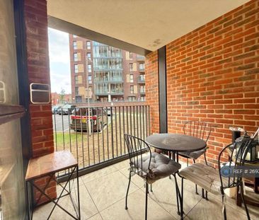 1 bedroom flat to rent - Photo 5