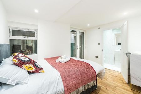 3 bedroom flat to rent - Photo 3