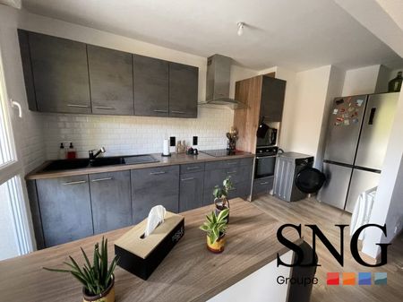 T3 REFAIT A NEUF AVEC TERRASSE + 2 PARKINGS + 1 CAVE - Photo 3