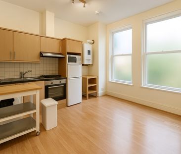 2 Bed Flat, Fairbridge Road, N19 - Photo 2