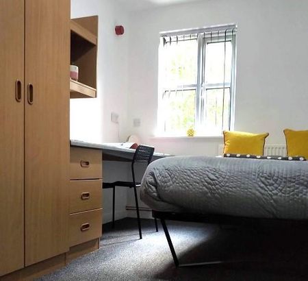 6 bedroom private hall to rent - Photo 5