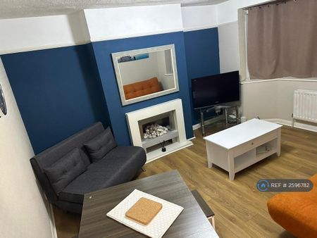 2 bedroom maisonette to rent - Photo 2