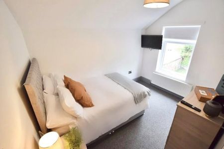 1 bedroom in a house share to rent - Photo 4