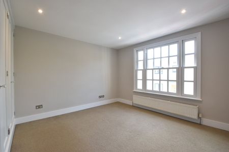 St Marys Road, WEYBRIDGE, KT13 - Photo 3