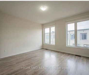 167 Squire Crescent #Suite A - Photo 1