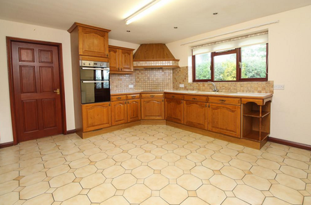 3 bedroom bungalow to rent - Photo 4