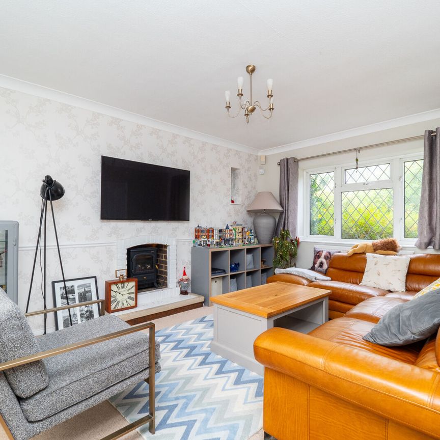 The Dene, Cheam, SM2 - Photo 1