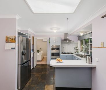 IDEAL FAMILY LIVING WITH SPACE, COMFORT & CONVENIENCE - Photo 6