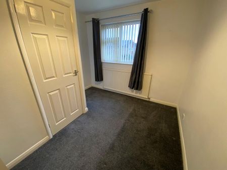 4 bedroom detached house to rent - Photo 3