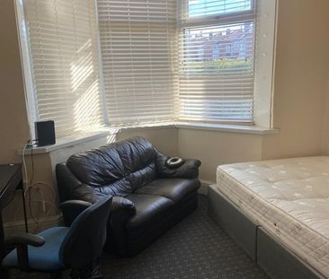 Room in a Shared House, Eden Drive, LS4 - Photo 2