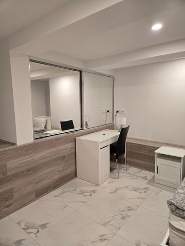 North Perth - Photo 2