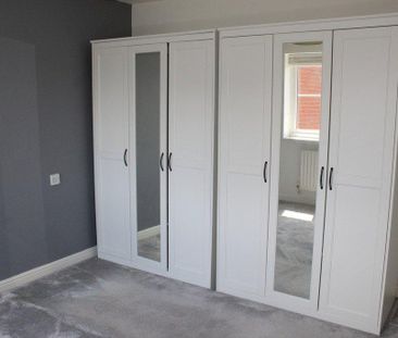 3 bedroom terraced house to rent - Photo 3