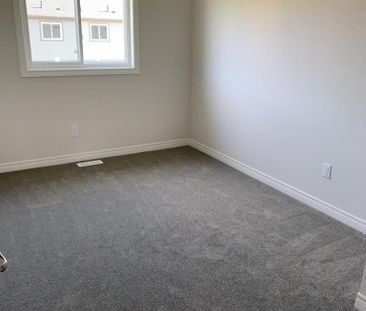 For Lease - 542 Julia Drive, Welland, Ontario - Photo 4