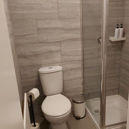 Studio Flat, London, W12 - Photo 3