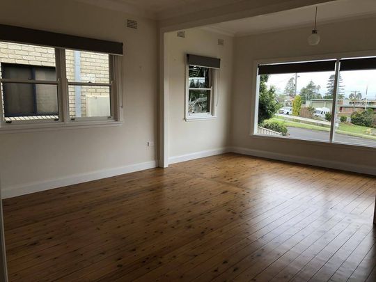 Stylish 2-Bedroom Home in Prime Location. - Photo 1