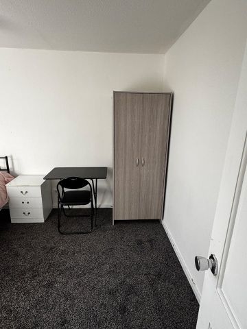 Room in a Shared House, St John's Road, LS3 - Photo 3