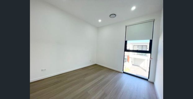Brand New 4 BED for Rent | Modern Living in the Heart of Box Hill - Photo 1
