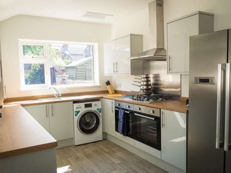 🛏️ Cosy Double Room in a Well-Maintained HMO - Photo 4