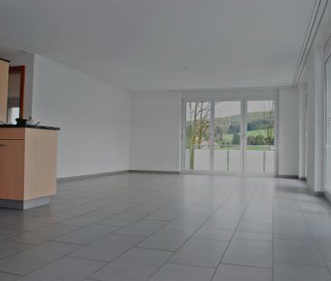 Geräumige, Lichtdurchflutete 4.5 Zimmer Wohnung - Foto 1