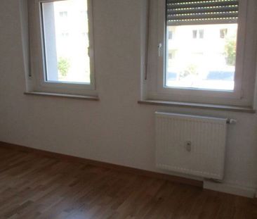 Renovierte 3 - Zimmer Wohnung mit Balkon und Einbauküche in attrakt... - Photo 1