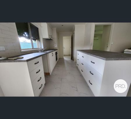 21 Batman Avenue, Shepparton, Vic 3630 - Photo 2