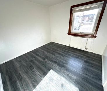 4 bedroom end of terrace house to rent - Photo 5