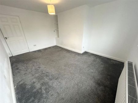 2 bedroom semi-detached house to rent - Photo 3
